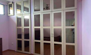 vendo muy amplio y funcional departamento de 3 dormitorios