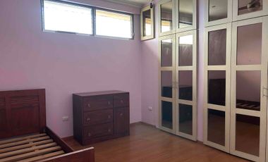 vendo muy amplio y funcional departamento de 3 dormitorios