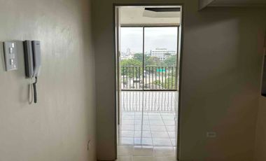 vendo muy amplio y funcional departamento de 3 dormitorios