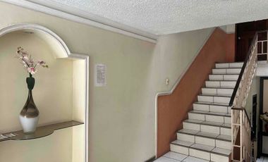 vendo muy amplio y funcional departamento de 3 dormitorios