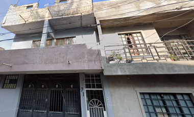 CASA EN VENTA  CON EXCELENTE EN UBUCACION,CADIZ NUM 71 LTE 22, MZA 1 SECCION A, FRACC VALENCIA 2A SECC CP 59610	MICHOACAN	ZAMORA