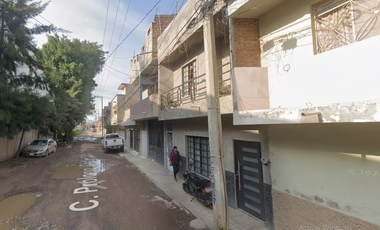CASA EN VENTA  CON EXCELENTE EN UBUCACION,CADIZ NUM 71 LTE 22, MZA 1 SECCION A, FRACC VALENCIA 2A SECC CP 59610	MICHOACAN	ZAMORA