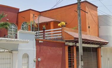 VENTA DE CASA EN LOS LAURELES TAPACHULA CHIAPAS CERCA DEL PARQUE CIREBA