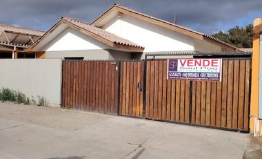 LINDA CASA EN VILLA CERRADA