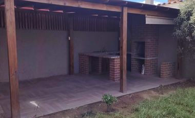 LINDA CASA EN VILLA CERRADA