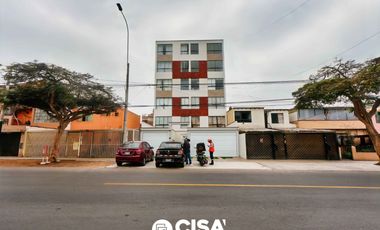 Alquiler de Departamento Amoblado Frente a Parque en Santiago de Surco – Cerca a Estación del Metro