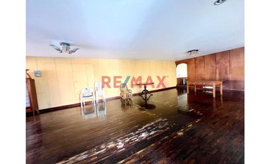 🏡 Venta De Amplia Casa Esquinera En San Borja – Para Remodelar O Construir