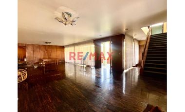 🏡 Venta De Amplia Casa Esquinera En San Borja – Para Remodelar O Construir