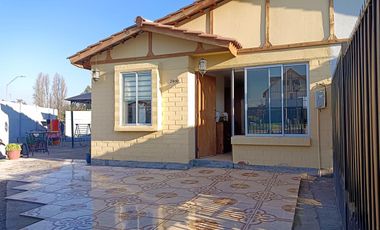 Amplio hogar en sector residencian en la comuna de Padre Hurtado