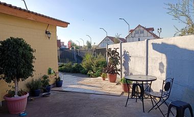 Amplio hogar en sector residencian en la comuna de Padre Hurtado