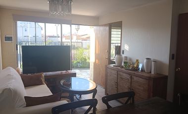 Amplio hogar en sector residencian en la comuna de Padre Hurtado