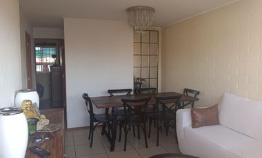 Amplio hogar en sector residencian en la comuna de Padre Hurtado