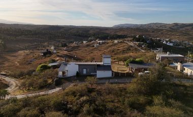 Se vende hermosa casa en Potrero de Garay, con inmejorables vistas a las Altas cumbres y pinares- 799