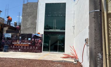 Local en Venta sobre Av. Cuauhtémoc de 3 niveles y con 2 cajones de estacionamiento, con una superficie de 72.35 m2.