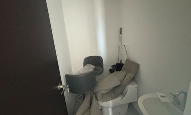 Local en Venta sobre Av. Cuauhtémoc de 3 niveles y con 2 cajones de estacionamiento, con una superficie de 72.35 m2.