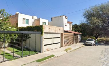 VENTA DE CASA EN JOSE MARIA VELASCO FRACCIONAMIENTO LOMAS DE SANTA ANITA AGUAS CALIENTES