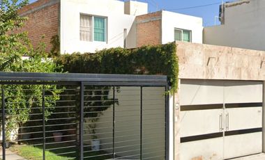 VENTA DE CASA EN JOSE MARIA VELASCO FRACCIONAMIENTO LOMAS DE SANTA ANITA AGUAS CALIENTES