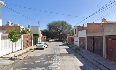 VENTA DE CASA EN JOSE MARIA VELASCO FRACCIONAMIENTO LOMAS DE SANTA ANITA AGUAS CALIENTES