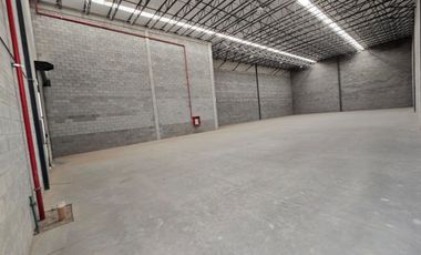 SE VENDE BODEGA NUEVA DE 750 M2  EN COMPLEJO CERRADO, YA LISTA CON SUS BARDAS PERIMETRALES
