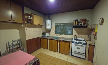 Casa a 50 mts. del monumento a la cordialidad, Romang