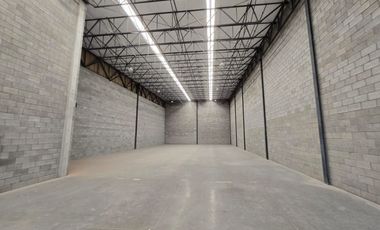SE VENDE BODEGA NUEVA DE 600 M2 EN COMPLEJO CERRADO, YA LISTA CON SUS BARDAS PERIMETRALES