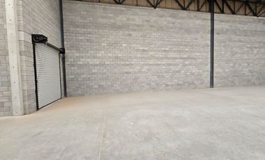 SE VENDE BODEGA NUEVA DE 600 M2 EN COMPLEJO CERRADO, YA LISTA CON SUS BARDAS PERIMETRALES