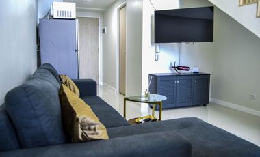 Fully-Furnished 1 Bedroom Loft Condo for Sale in Mandani Bay