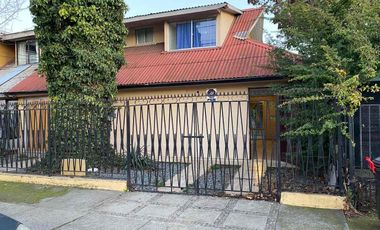 EN ARRIENDO, EXCELENTE Y AMPLIA CASA