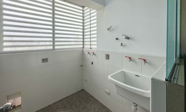 Alquiler Departamento de 2 habitaciones con cochera lineal y deposito - San Isidro