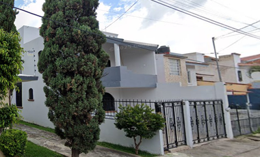 OPORTUNIDAD DE TENER UNA BELLA CASA AMPLIA EN ZAMORA