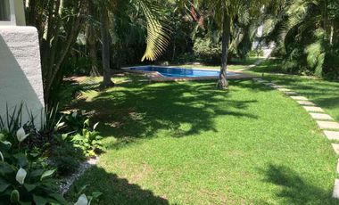 Cerca Plaza Cuernavaca rento LOFT AMUEBLADO , todos los servs incluídos, alberca jardín $12,000.00