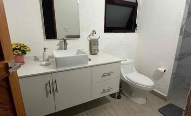 Cerca Plaza Cuernavaca rento LOFT AMUEBLADO , todos los servs incluídos, alberca jardín $12,000.00