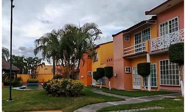 $800,000.00 NEGOCIABLE BONITA CASITA CON UNA RECÁMARAS Y ALBERCA PARA AMPLIAR