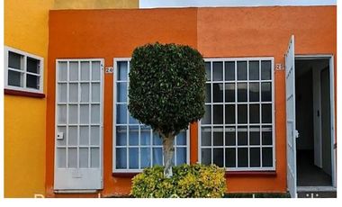 $800,000.00 NEGOCIABLE BONITA CASITA CON UNA RECÁMARAS Y ALBERCA PARA AMPLIAR