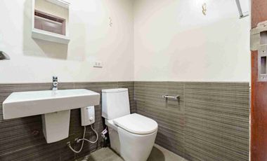 Fully Furnished 2 Bedroom Condominium Unut in Cebu I.T. Park