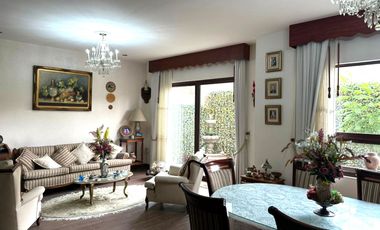 Casa moderna en venta en Altozano con doble acceso -  entre Juriquilla y el Refugio