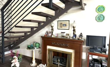 Casa moderna en venta en Altozano con doble acceso -  entre Juriquilla y el Refugio