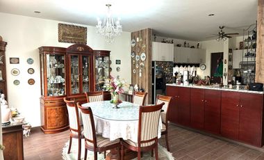 Casa moderna en venta en Altozano con doble acceso -  entre Juriquilla y el Refugio