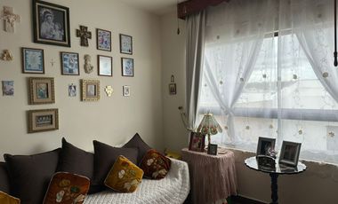 Casa moderna en venta en Altozano con doble acceso -  entre Juriquilla y el Refugio