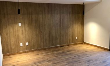 Casa en Venta recién remodelada, de 4 recámaras, a lado de los Arcos de Qro.