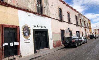 CASA en VENTA con dos locales en Centro Histórico, Querétaro