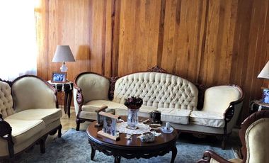 CASA en VENTA con dos locales en Centro Histórico, Querétaro