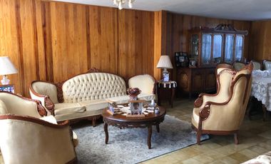 CASA en VENTA con dos locales en Centro Histórico, Querétaro