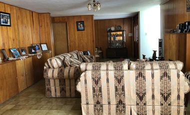 CASA en VENTA con dos locales en Centro Histórico, Querétaro