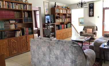 CASA en VENTA con dos locales en Centro Histórico, Querétaro