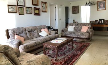 CASA en VENTA con dos locales en Centro Histórico, Querétaro