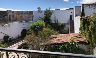 CASA en VENTA con dos locales en Centro Histórico, Querétaro