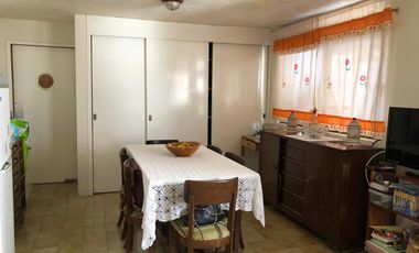 CASA en VENTA con dos locales en Centro Histórico, Querétaro