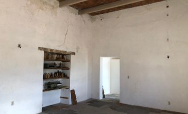 CASA en VENTA con dos locales en Centro Histórico, Querétaro