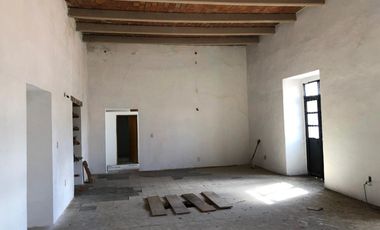 CASA en VENTA con dos locales en Centro Histórico, Querétaro